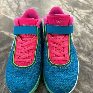 Nike Lebron James Basketball Sneakers